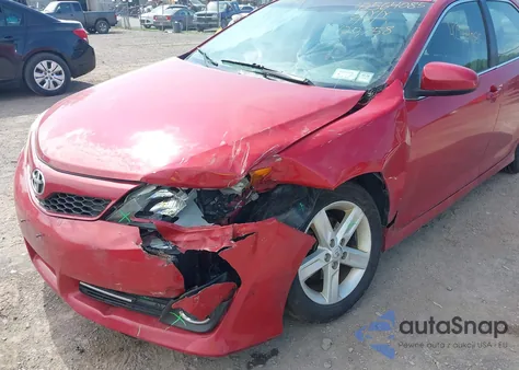 2014 Toyota Camry Se z USA, uszkodzony, nr VIN 4T1BF1FKXEU815548